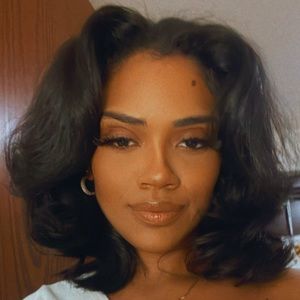 Meet your Posher, Savannah